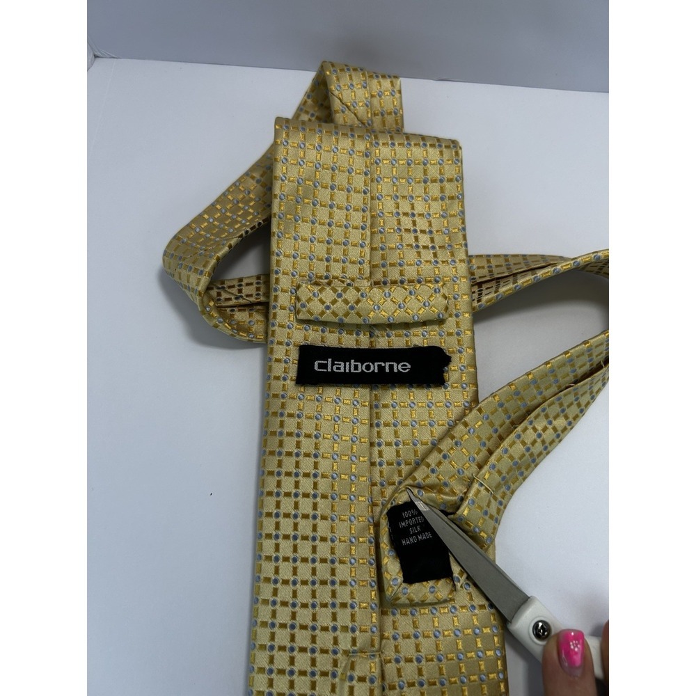 Claiborne Men's 100% Silk Tie Handmade 59x3.75 - Picture 5 of 5